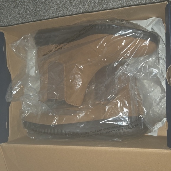 New  Cole Haan Grand Plus Chelsea size 11 - Picture 10 of 11